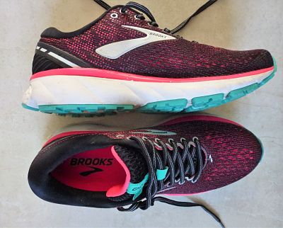 brooks ghost 11 red